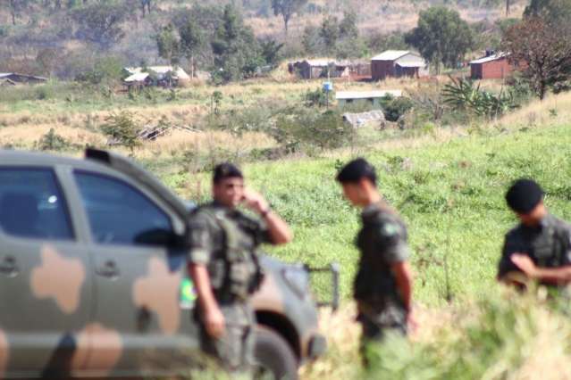 Ex&eacute;rcito p&otilde;e 250 militares para garantir lei e ordem em &aacute;rea de conflito em MS