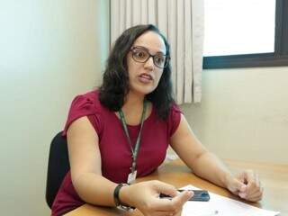 Diretora da unidade, Rosane Fernandez, durante entrevista (Foto: Kisie Ainoã)