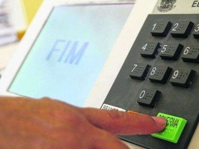 Interessados em disputar elei&ccedil;&atilde;o t&ecirc;m 3 meses para se filiarem a partidos
