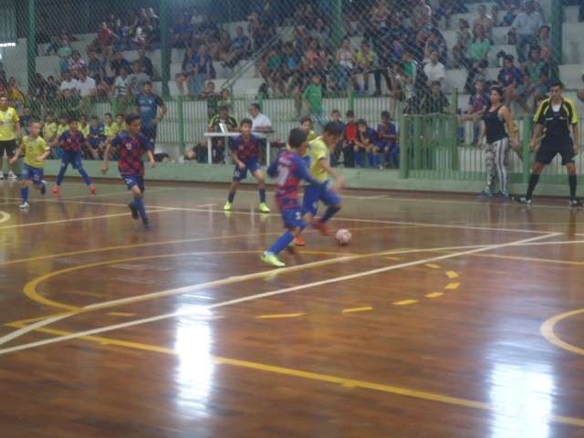 Rodada de torneio de futsal tem 19 gols marcados neste s&aacute;bado