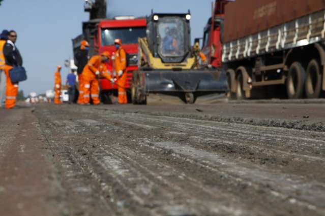 Obras interditam parcialmente dois trechos da BR-163 nesta sexta-feira