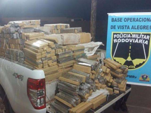 PRE apreende 1,7 tonelada de maconha ap&oacute;s persegui&ccedil;&atilde;o a camionete