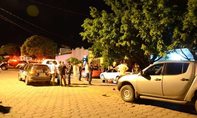 Policial federal reage a assalto de dupla, mata um e outro foge a p&eacute;