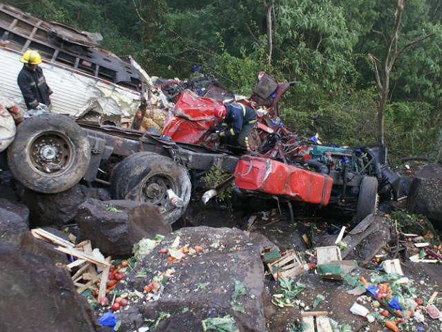  Casal de Navira&iacute; morre e beb&ecirc; fica ferido em acidente em Santa Catarina