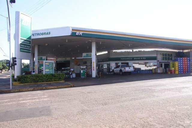 Vigia &eacute; baleado durante tentativa de roubo em posto de combust&iacute;vel