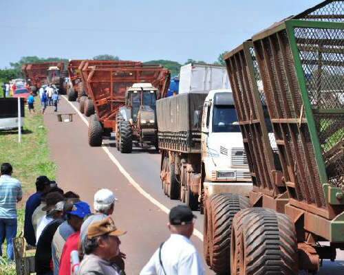  Tropa de choque &eacute; enviada e acaba protesto em rodovias