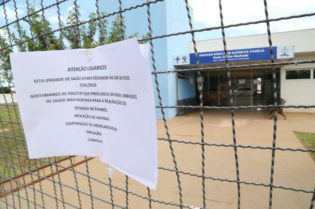 V&acirc;ndalos invadem posto de sa&uacute;de, urinam e deixam camisinha usada
