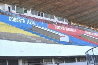 Interditado pelo MPE desde 2014, o Estádio Morenão está recebendo nova roupagem (Foto: Alcides Neto)