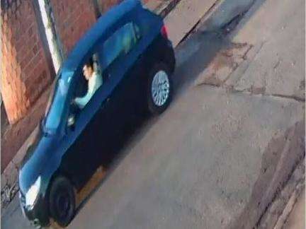 Marido procura condutor de carro que passou por cima de mulher e fugiu 