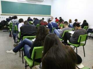 Alunos em sala de aula; Ideb traz dados positivos ao Estado, mas não à Capital (Foto: Fernando Antunes)