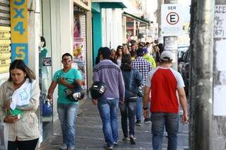 Comércio deve ser beneficiado com aumento de salário mínimo (Foto: Marcos Ermínio)