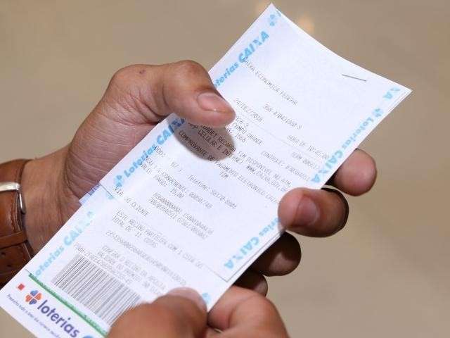Ap&oacute;s feriado, Mega-Sena pode pagar R$ 40 milh&otilde;es nesta segunda-feira