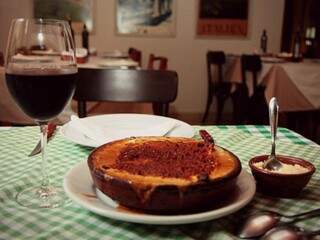Na Cantina Romana, lasanha à bolonhesa é uma das opções. (Foto: Cleber Gellio)