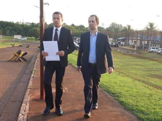&ldquo;O cara &eacute; doid&atilde;o&rdquo;, diz advogado sobre transferir agressor de Bolsonaro