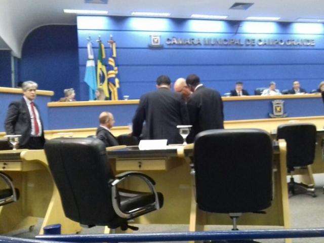 Campanha come&ccedil;a com &#039;sess&atilde;o-rel&acirc;mpago&#039; na C&acirc;mara Municipal
