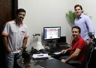 Na foto, Augusto Arakaki, Jeferson Bertoli e Daniel Bianchin, diretores do ShopcCar (foto: divulgação)