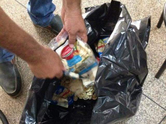Padaria &eacute; autuada por vender produtos vencidos h&aacute; 9 meses 