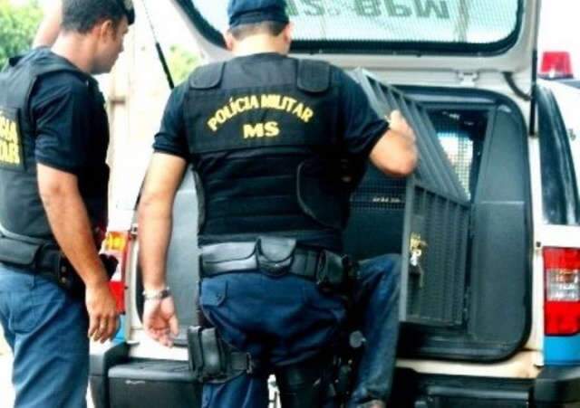  PM flagra adolescente e jovem estuprando menina de 13 anos em Navira&iacute;