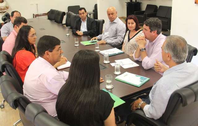 Governo e professores  j&aacute; t&ecirc;m acordo para pagamento do piso em 2018