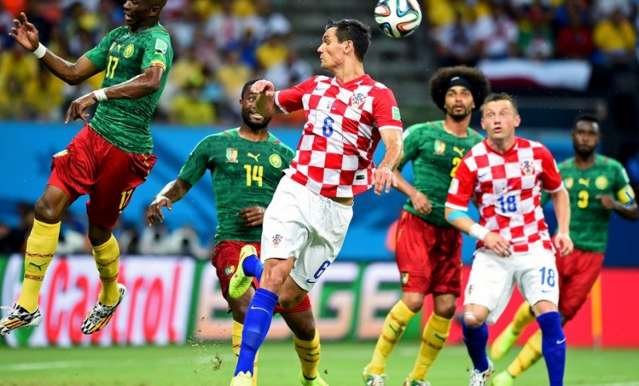 Cro&aacute;cia vence Camar&otilde;es, elimina africanos e ajuda o Brasil