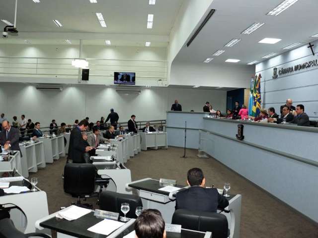 Mesa diretora da C&acirc;mara antecipa vota&ccedil;&atilde;o e mant&eacute;m mesma composi&ccedil;&atilde;o