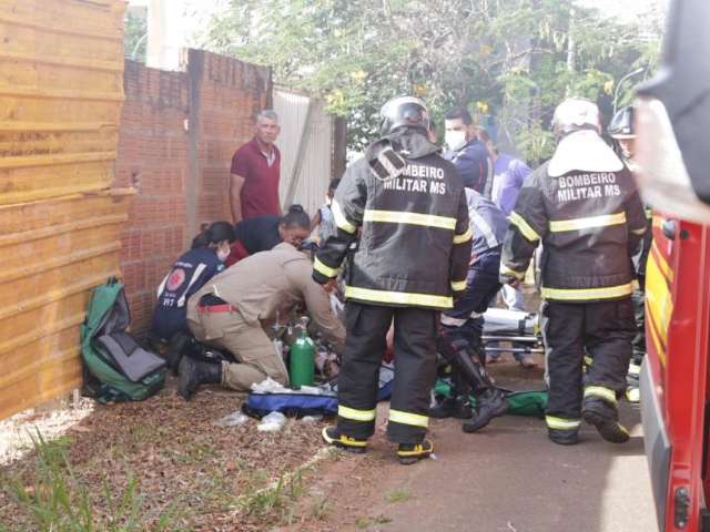 Menino que teve o corpo queimado vai passar por cirurgia para retirada de pele 
