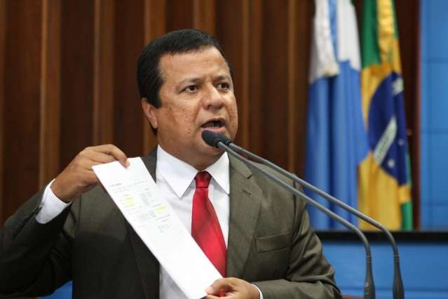 Paternidade da lei da Cantina Saud&aacute;vel provoca cr&iacute;ticas na Assembleia