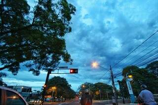 Manhã de céu nublado em Campo Grande e mínima de 21ºC. (Foto: André Bittar)