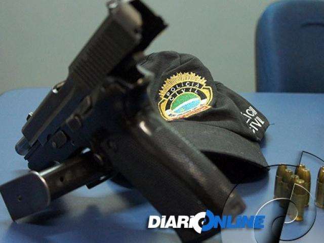 Em Corumb&aacute;, tr&ecirc;s s&atilde;o presos com pistola 9 mil&iacute;metros durante opera&ccedil;&atilde;o