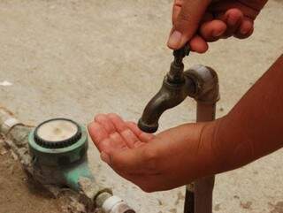 Recomendação é de que a população economize no consumo de água para não esvaziar os reservatórios. (Foto: Divulgação)