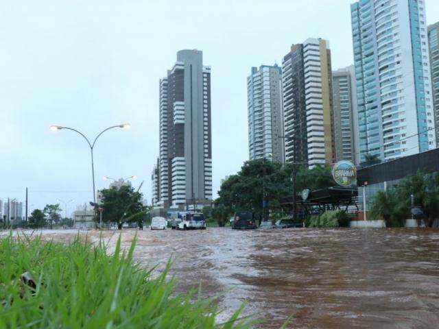 Aeroporto da Capital opera com aux&iacute;lio de instrumentos para pousos e decolagens
