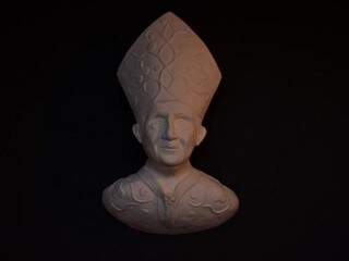 Busto do Papa Bento XVI. (Foto: Vanderlei Aparecido)