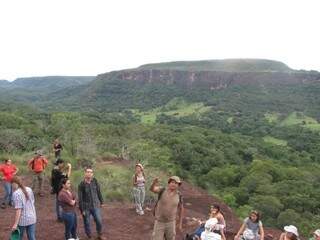 Vista do Morro do Jamil em Piraputanga, onde é possível fazer rapel 