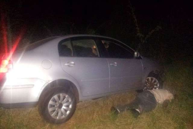 Condutor &eacute; encontrado morto ao lado de ve&iacute;culo na BR-267