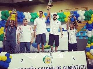 Delegação masculina de ginástica artística venceu disputa em primeiro lugar por equipe (Foto: Arquivo Pessoal/ João Gabriel)