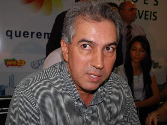  Aecio Neves chega nesta quinta para oficializar candidatura de Azambuja