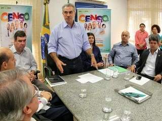 Governador do Estado, Reinaldo Azambuja (PSDB), no lançamento do censo previdenciário. (Foto: Chico Ribeiro/Notícias MS).