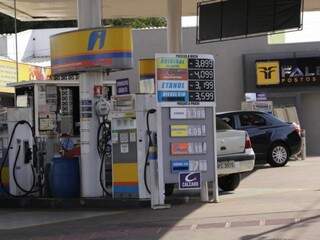 Preço da gasolina em agosto foi um dos fatores a pressionar inflação para baixo. (Foto: Kísie Ainoã/Arquivo)