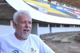 Marco Antônio Tavares, dirigente da FFMS, disse que os clubes estão chiando sem motivo porque o regulamento geral da CBF já proíbe venda de cerveja nos estádios (Foto: Alcides Alves/Campo Grande News)
