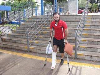 Dionisclei Pantaleão sofreu acidente no início do
mês e veio tentar uma vaga no IFMS (Foto: Paulo Francis)
