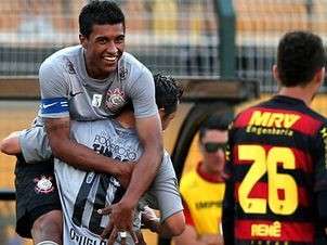 Com gols no segundo tempo, Corinthians vence Sport por 3 a 0 e ajuda o Palmeiras