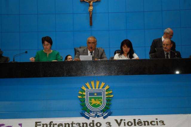 Em audi&ecirc;ncia, senadora questiona Jacini sobre medidas contra viol&ecirc;ncia &agrave; mulher