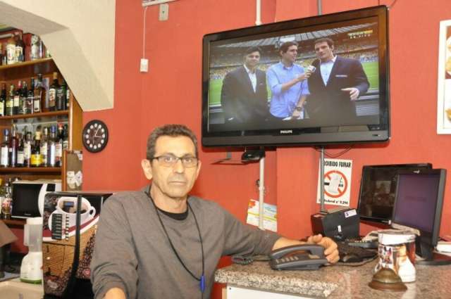 Em clima de feriado, com&eacute;rcio antecipa fechamento no Centro