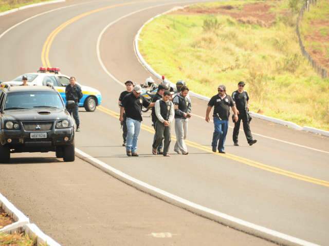  Conclu&iacute;do inqu&eacute;rito, 5 s&atilde;o indiciados por assassinato de estudantes