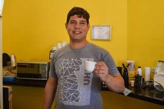 Adriano sempre foi apaixonado por café apostou no ponto da Dom Aquino. (Foto: Danielle Valentim)