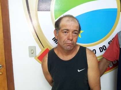 Preso homem que roubou formas de constru&ccedil;&atilde;o de meio fio