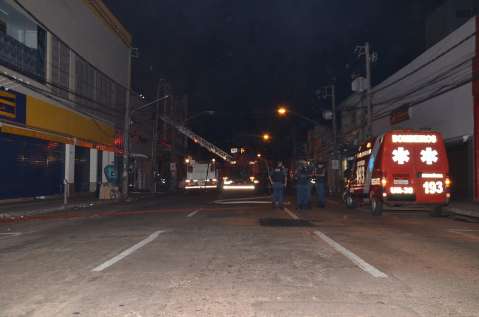 Corpo de Bombeiros evacua prédios e fecha ruas no centro da Capital