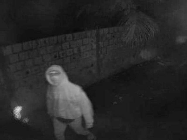 Homem tenta invadir ag&ecirc;ncia banc&aacute;ria e foge ap&oacute;s alarme disparar
