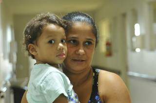Sonia teve gripe A e ficou 15 dias sem ter contato com o filho que estava na Santa Casa aguardando resultado de exame (Foto: Alcides Neto)