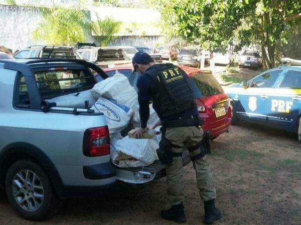 Quatro pessoas s&atilde;o presas com 210 kg de droga que seria entregue em MG